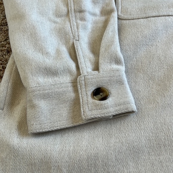 Women’s Shacket - Picture 7 of 10